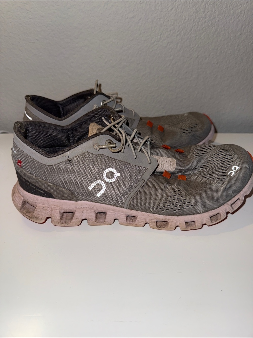 USED On Running Cloud X Alloy Grey Lily Pink Women’s Size 9